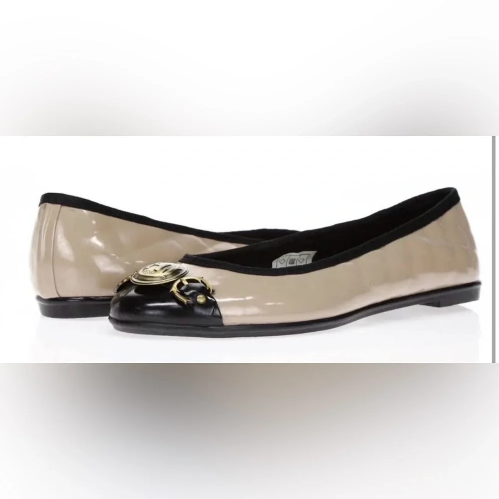 Hunter Black and Beige Quilted Women's Flats - Picture 2 of 7